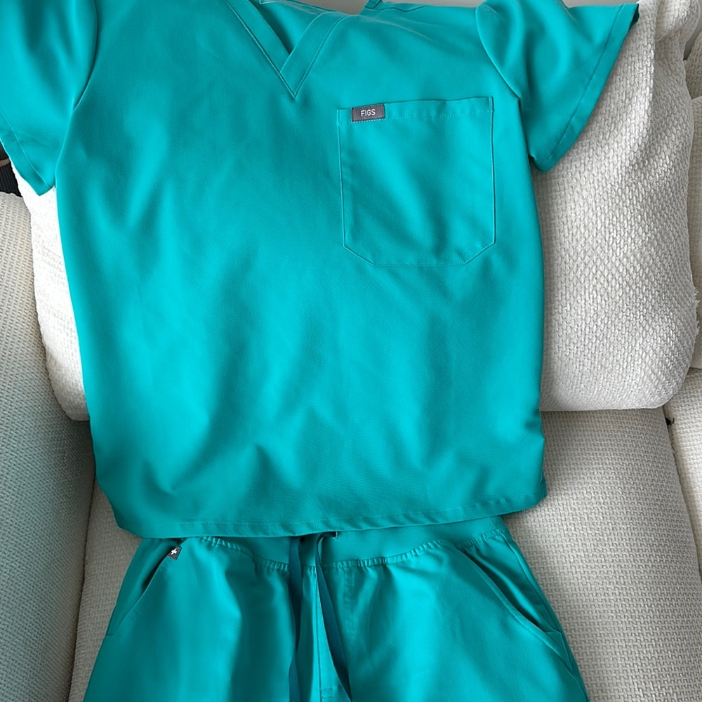*FIGS* scrubs SURGICAL GREEN